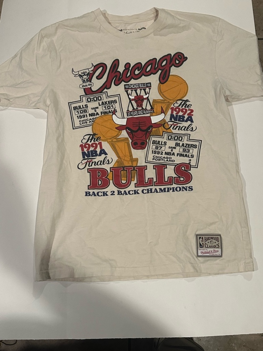 Mitchell & Ness Chicago Bulls Cream White Graphic Tee with Red Logo